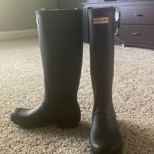 Hunter tall black boots size 7